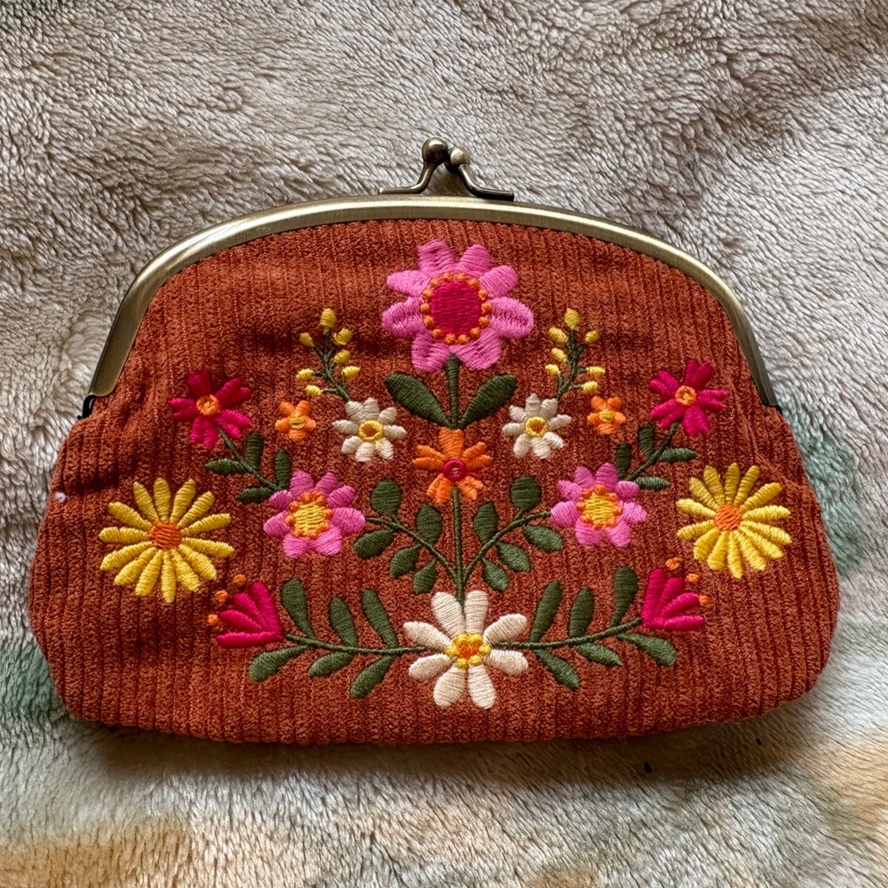 Embroidered Floral Clutch - Brown